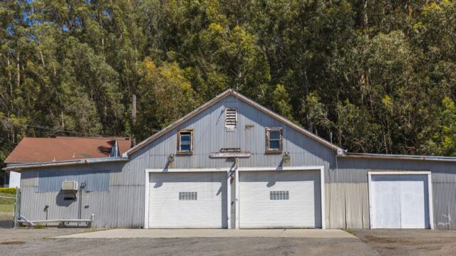 garage-door-services stock image