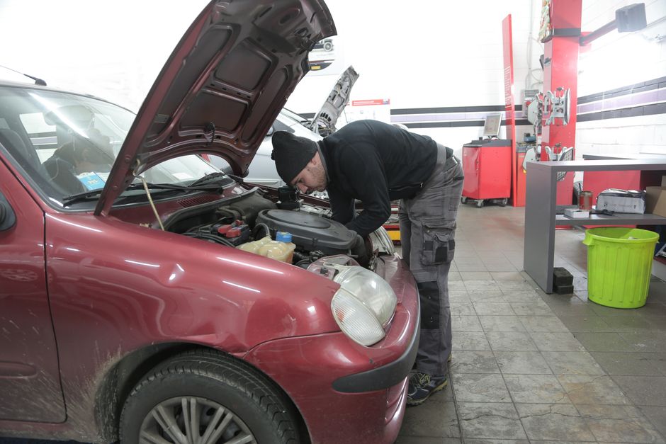 auto-repair stock image