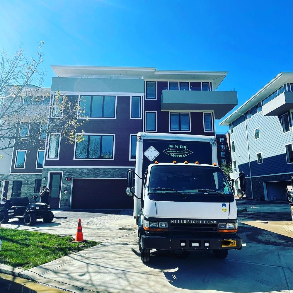 In or Out Movers – photo